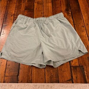 Nike Men's Athletic Shorts in Light Gray Baby Blue